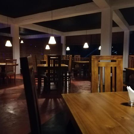 Macnara Travellers Inn 라트나푸라 외부 사진