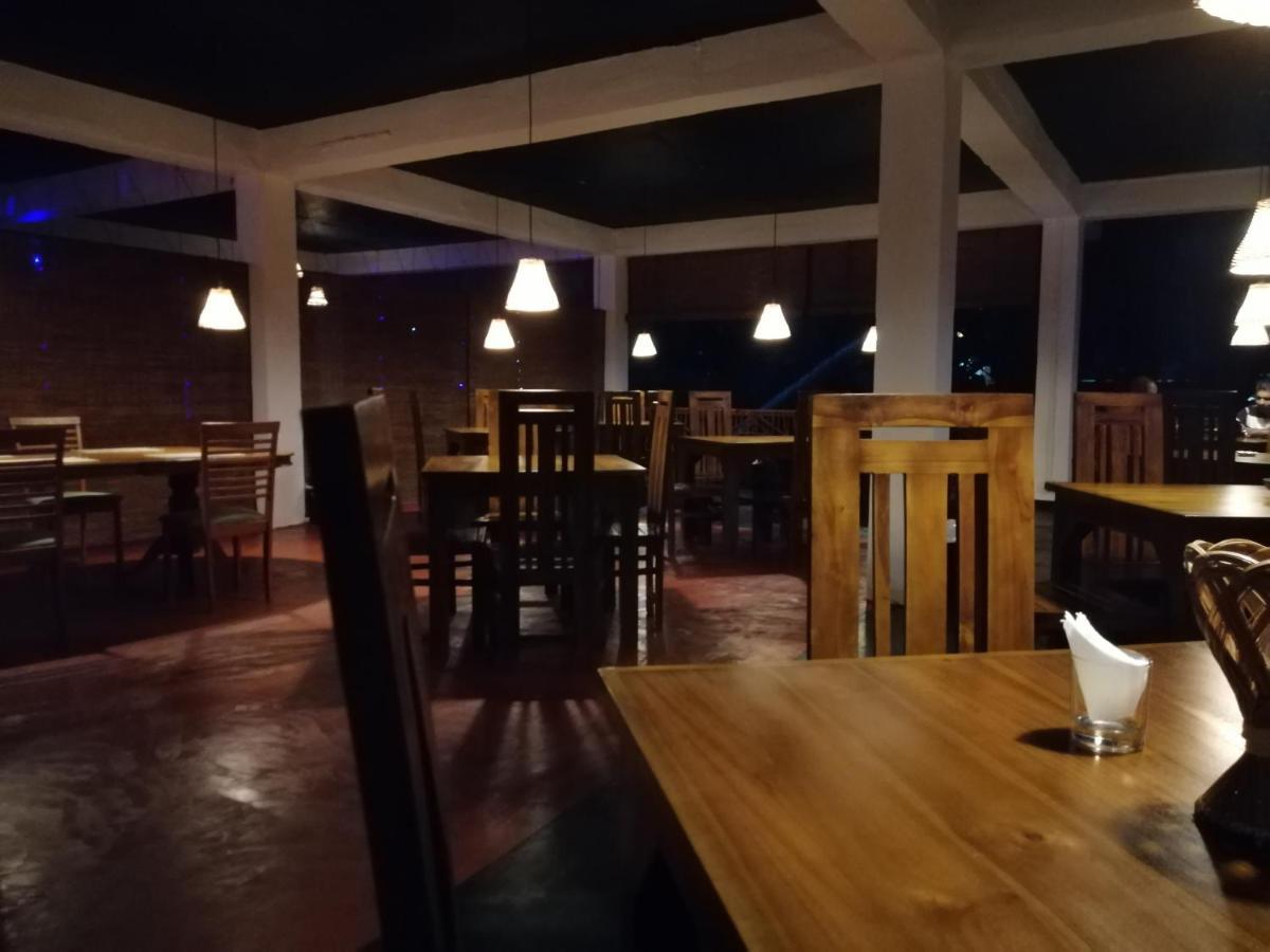Macnara Travellers Inn 라트나푸라 외부 사진